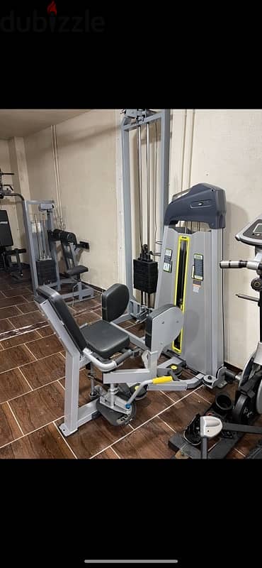 Hip abduction machine like new 700$ 1