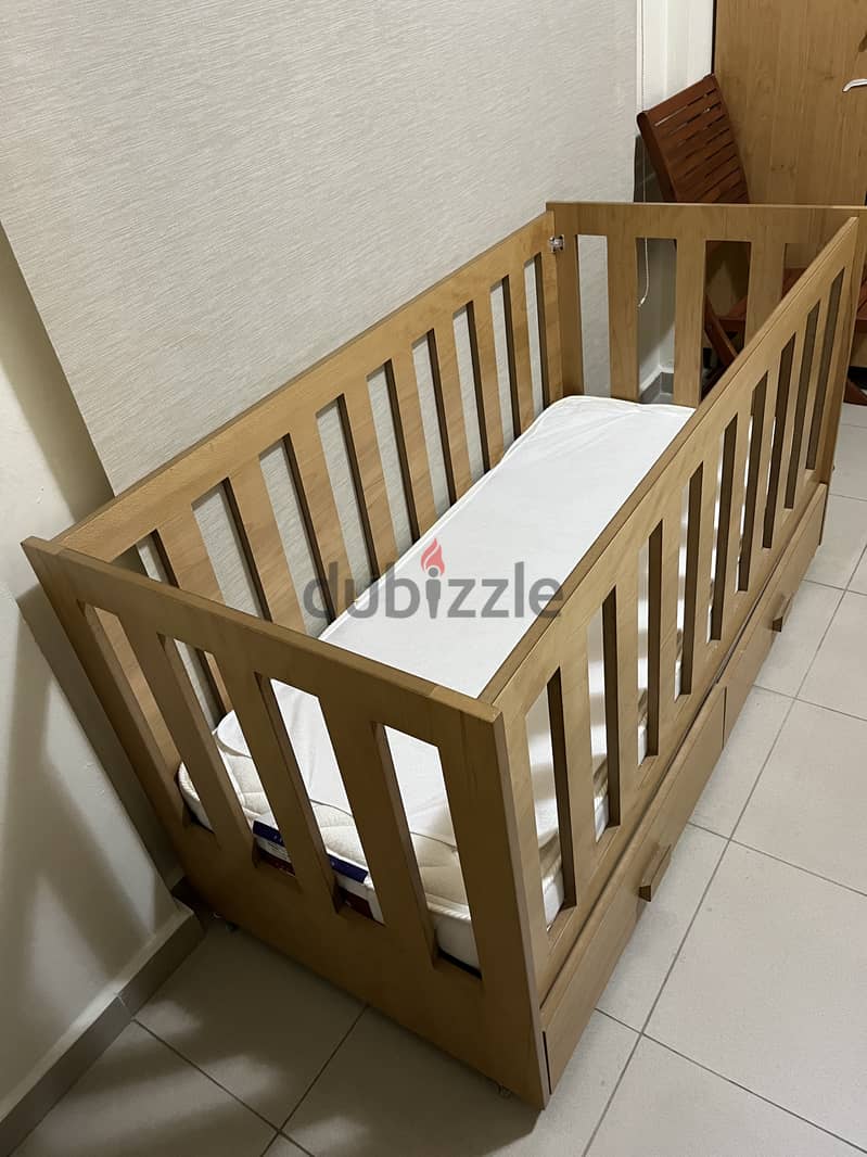 Baby crib wooden 3