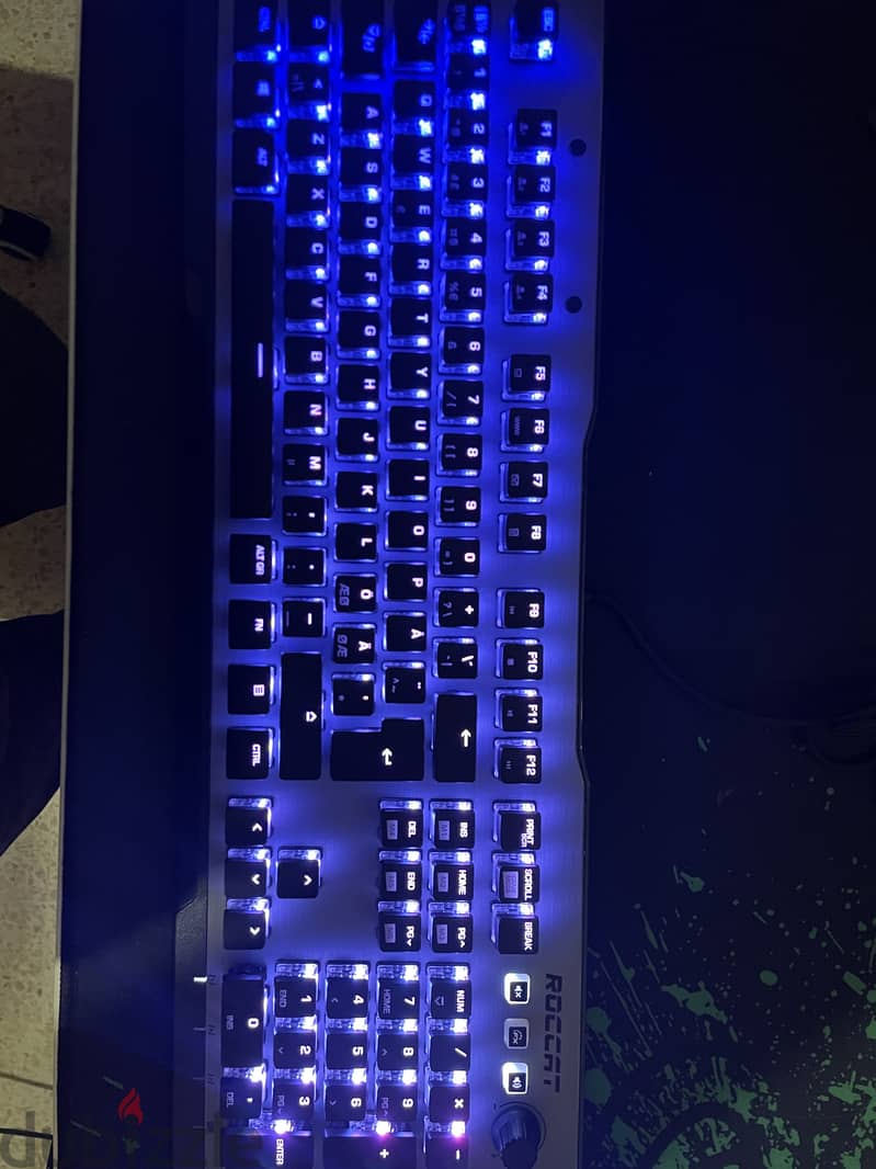 Roccat aim 120 mechanical keyboard 0