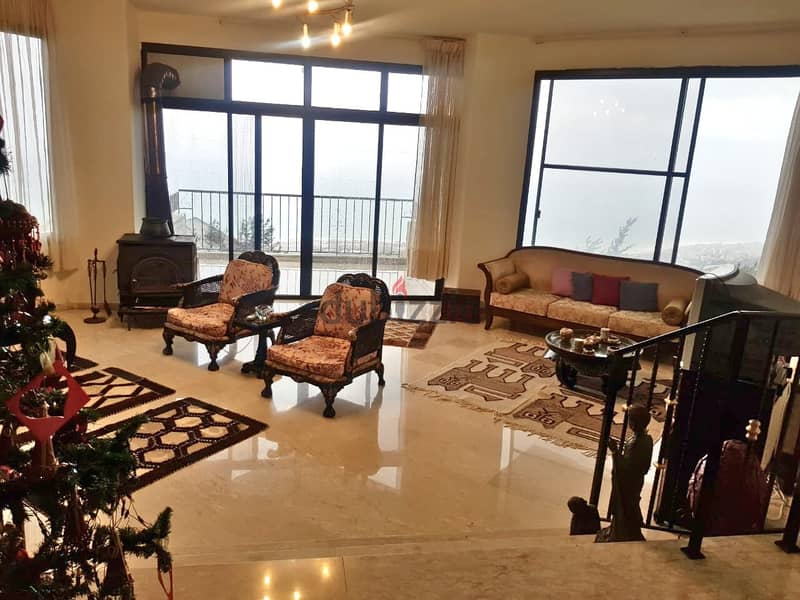 L16366 - Furnished Apartment With Terrace For Sale In A Prime Location 1