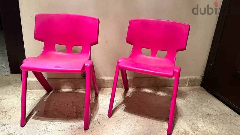 2 mini chair 10$ both 1