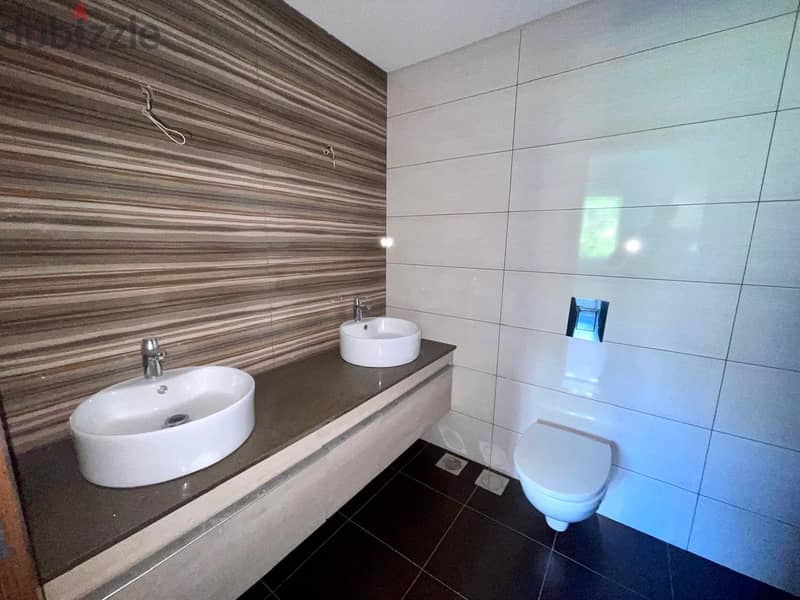 RWK159CN - 200 SQM  Amazing Apartment For Sale In Adma 7