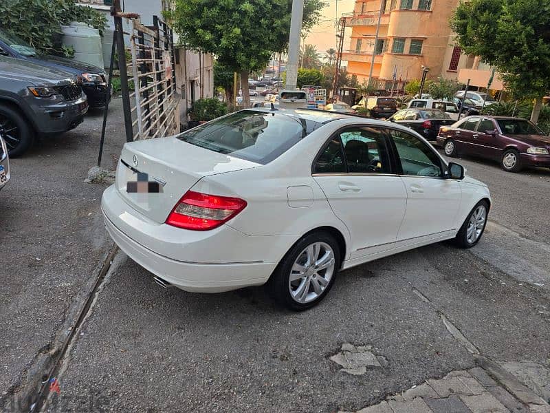 Mercedes-Benz C-Class 2009 5