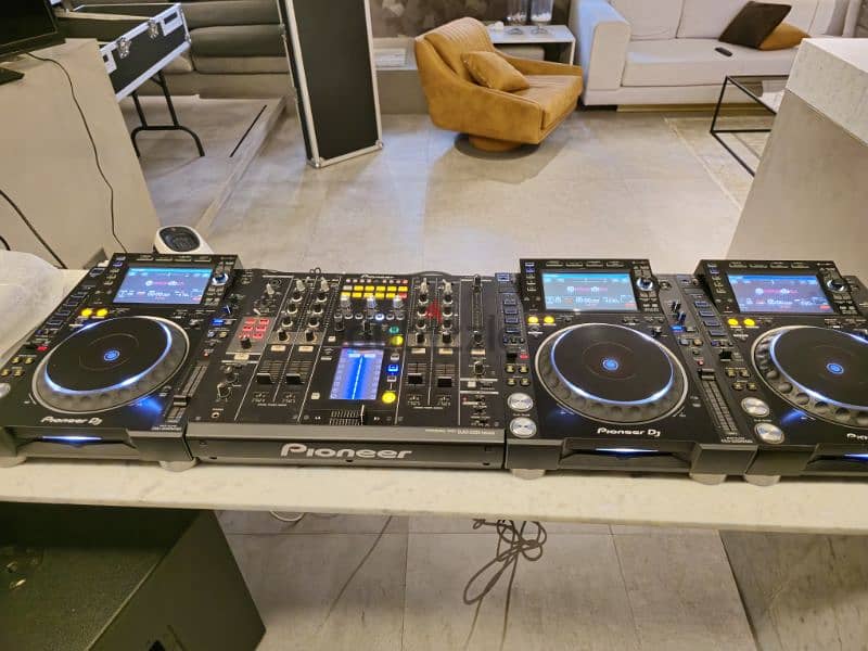 NEXUS 2 CDJ SET WITH DJM 2000 MIXER (3+1) 1