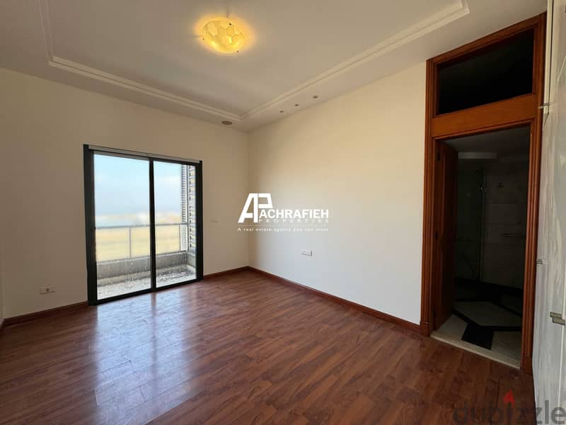 Sea View Apartment for Sale In Achrafieh - شقة للبيع في الأشرفية 4