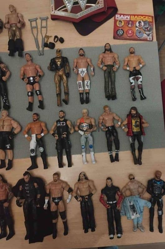 WWE Bundle (60 Original Action Figures + 1 Belt) 2