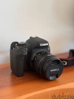 Canon 800D with 2 batteries 0