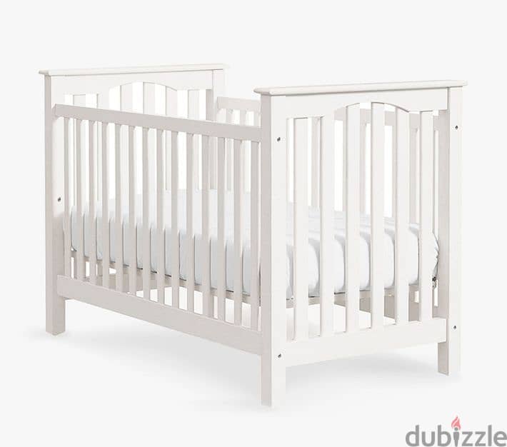 Pottery Barn Kendall Low-Profile Convertible Crib 1