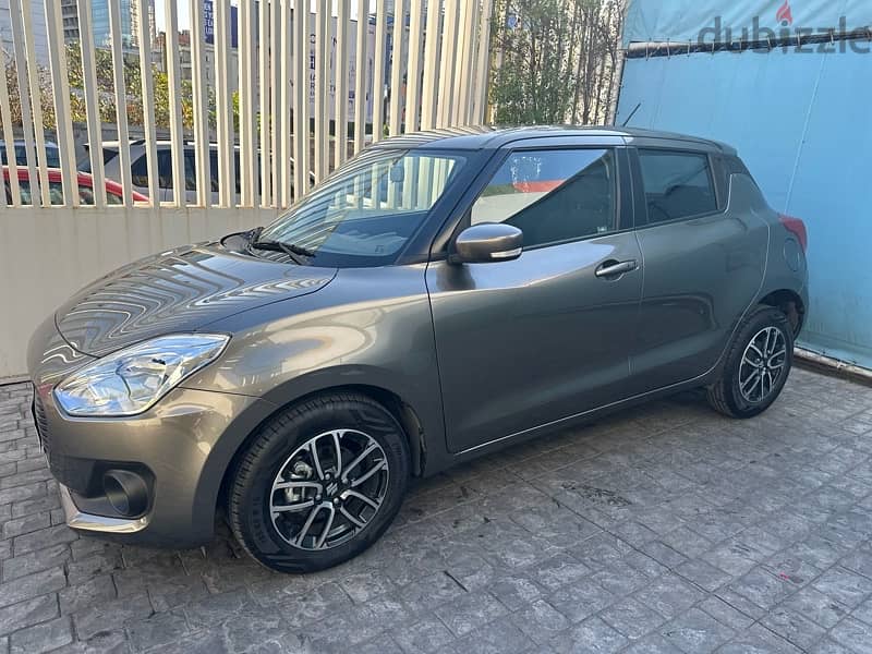 Suzuki Swift 2022 18000 KM Only 1