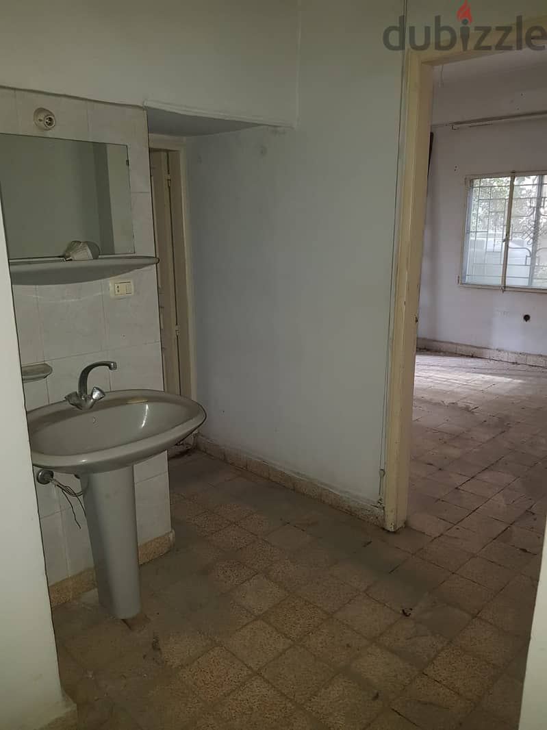 For sale apartment need renovation in Antelias with Garden 4