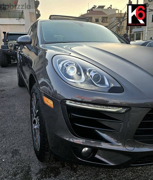 Porsche Macan S Clean Carfax 12