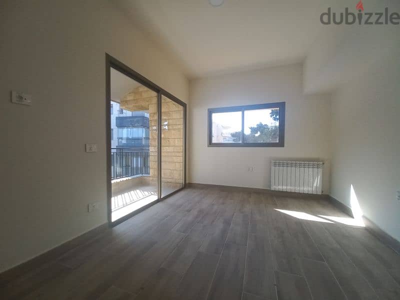 A 300m2 apartment with a sea and city view for sale in Beit Mery 7