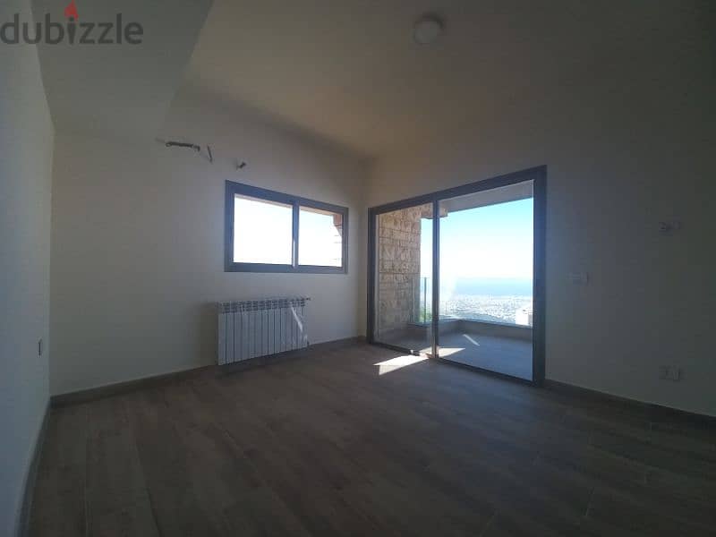 A 300m2 apartment with a sea and city view for sale in Beit Mery 11