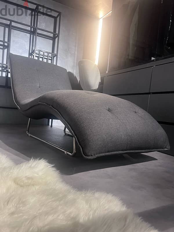 Galerie Vanlian Chaise Lounge Chairs 1