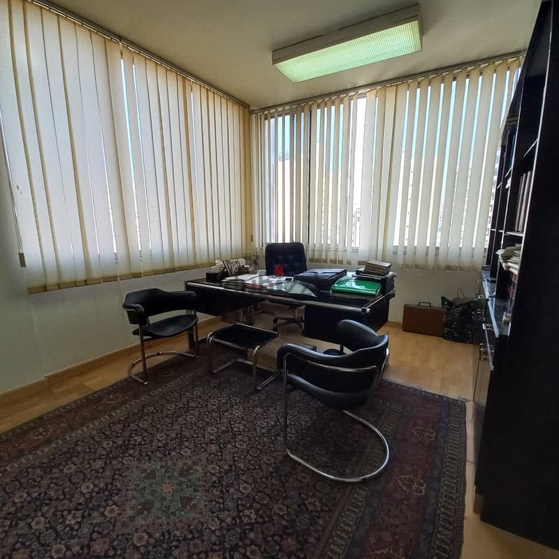 Furnished or not office for sale in Jal el dibمكتب مفروش أو غير مفروش 1