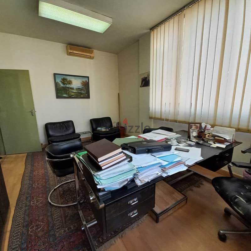 Furnished or not office for sale in Jal el dibمكتب مفروش أو غير مفروش 4