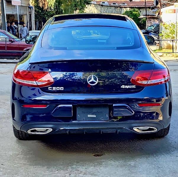 Mercedes-Benz C300 4MATIC AMG EDITION ONE 2017 اجنبية شبه جديدة 2