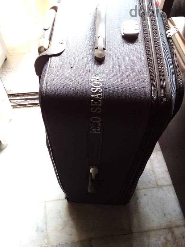 suitcase شنط سفر 1