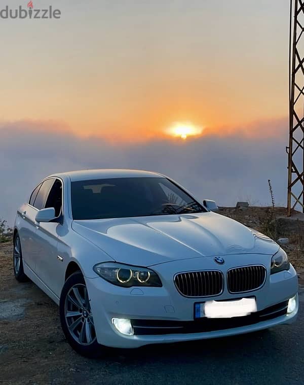 BMW 5-Series 2011 0