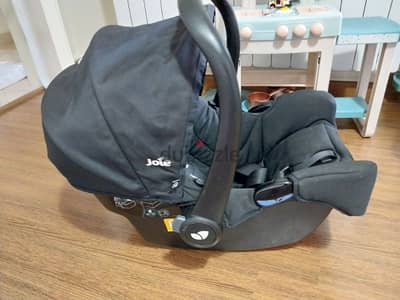 Joie Juva car seat like new with base to fix it