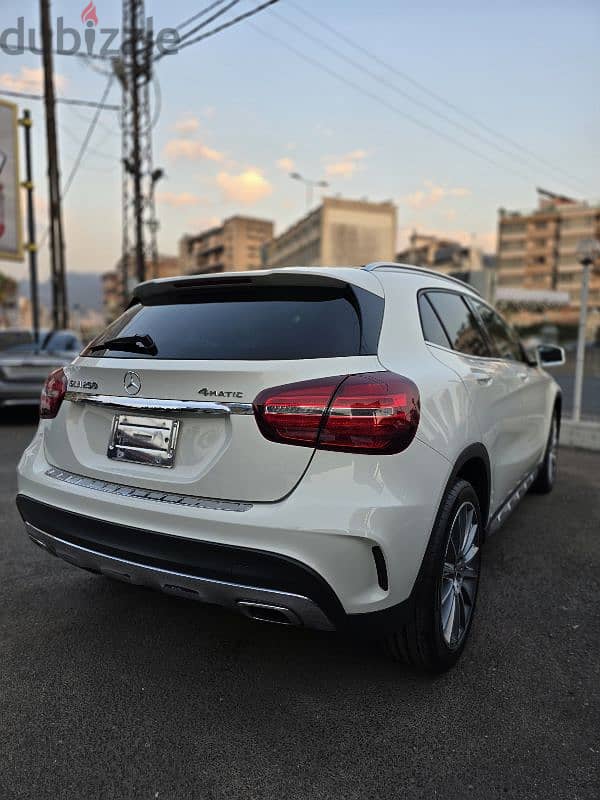 Mercedes-Benz GLA-Class 2018 4