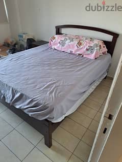 Queen size bed plus matress never used 0