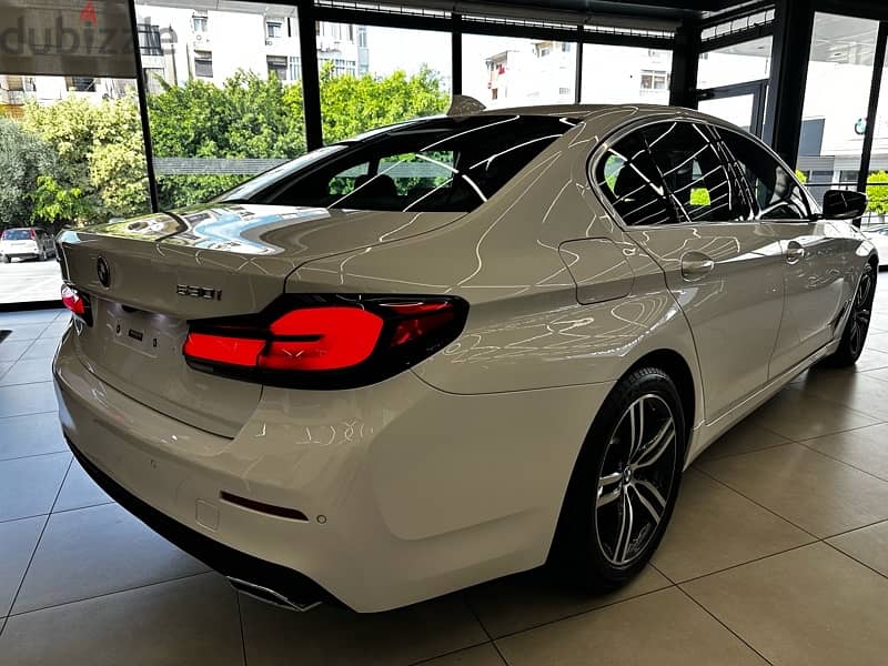 BMW 5-Series 530i X-Drive 2021 12