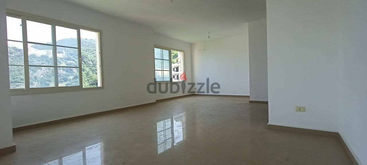 Apartment for Sale in Zouk Mikayel - شقة رائعة للبيع في زوق ميكايل 0