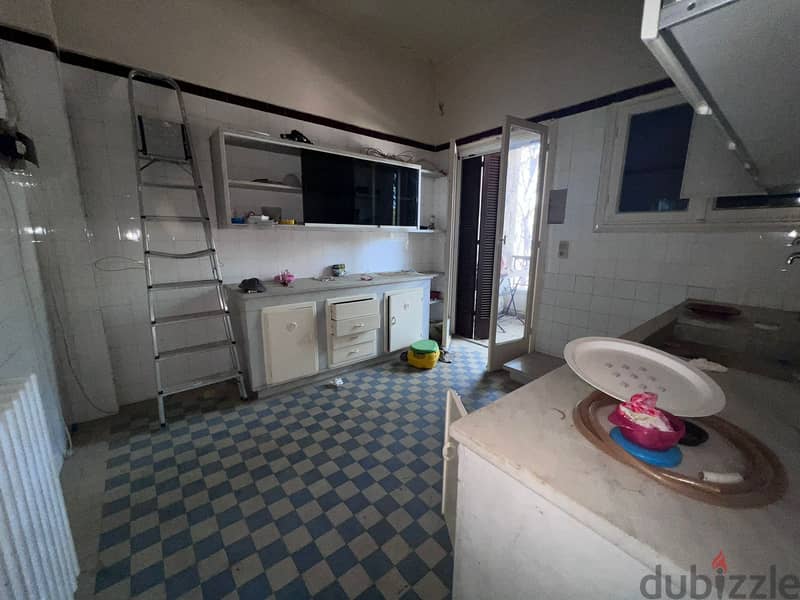 Aparmtent for sale in Baabdat شقة للبيع في بعبدات 3