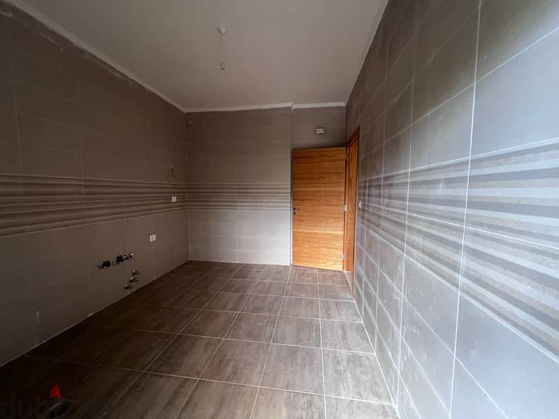 Apartment for sale in mar chaaya شقة للبيع في مار شعيا 5