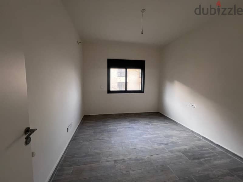 Apartment for sale in mar chaaya شقة للبيع في مار شعيا 11