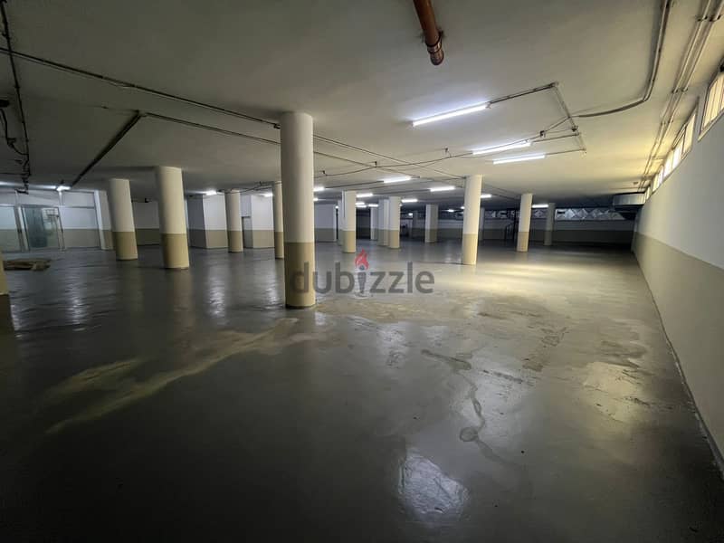 Large warehouse for sale in sakiet al-janzeer مستودع كبير للبيع 1