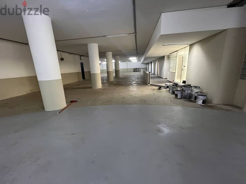 Large warehouse for sale in sakiet al-janzeer مستودع كبير للبيع 6