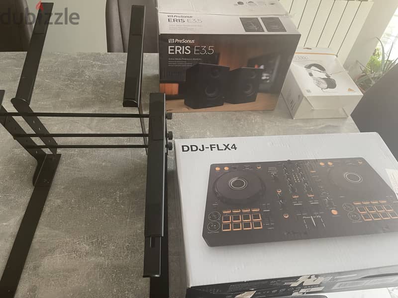 DDJ flx4 + Monitor Speakers + Headphones 4