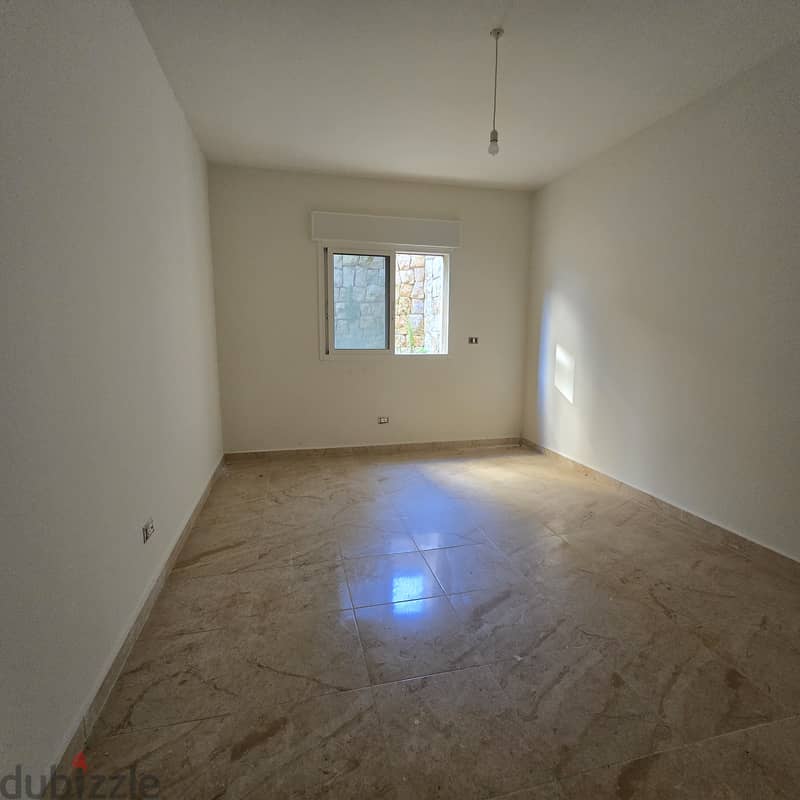 Apartment with garden for sale in Dik el Mehdiشقة بحديقة للبيع 4