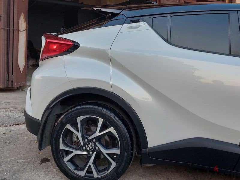 Toyota C-HR model 2018 super clean ajnabe 2