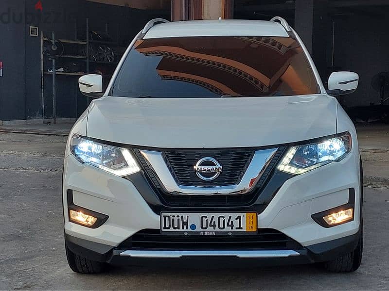 Nissan rogue model 2017 4×4 super clean ajnabe 2