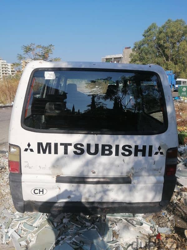 Mitsubishi L300 4