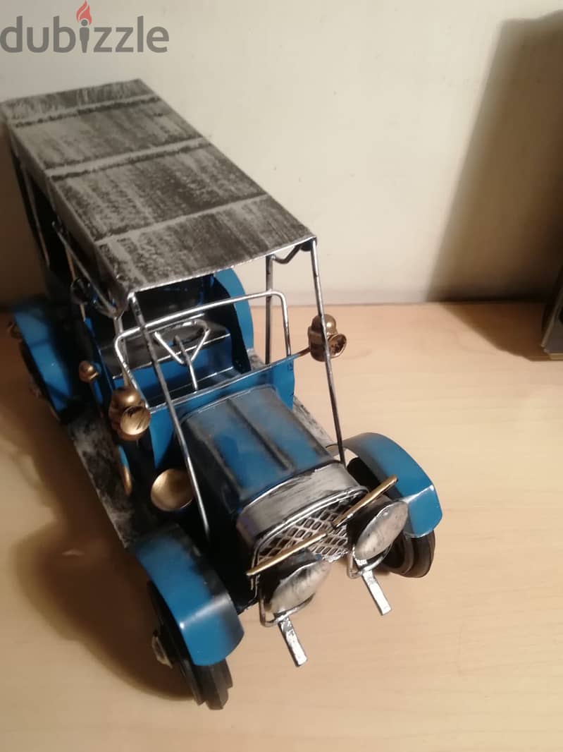 Retro style diecast hand made metallic car 20*10 cm 2