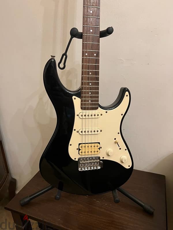 Yamaha electric guitar 2