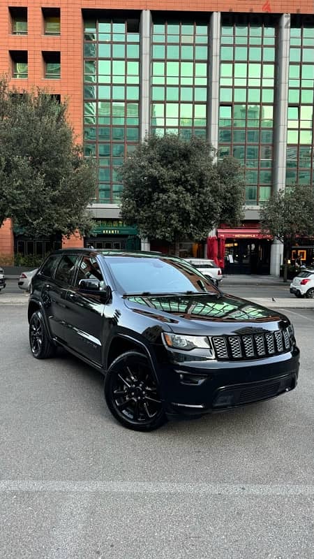 Black Edition Grand Cherokee Altitude 2018 4X4 0