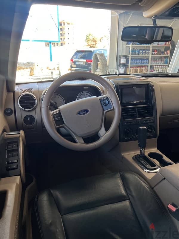 Ford Explorer 2010 7