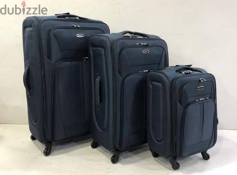 50% OFF Pilot Swiss Luggage set of 3 bags 1