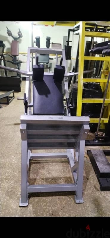 Leg squat machine heavy duty like new 450$ 1