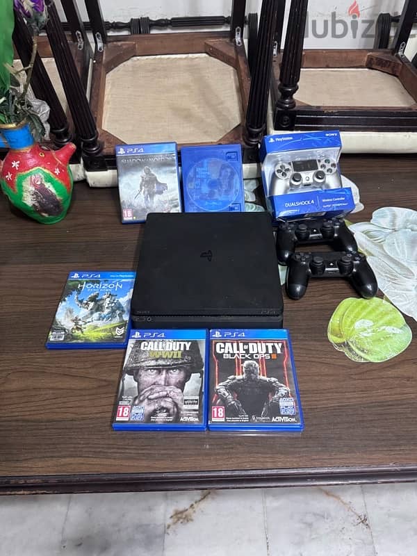 ps4 slim 1T + 3 mskat +5 gamis (gya5) 250$ lest price 2