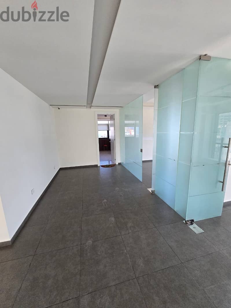 Office for sale in Antelias مكتب للبيع في انطلياس 3