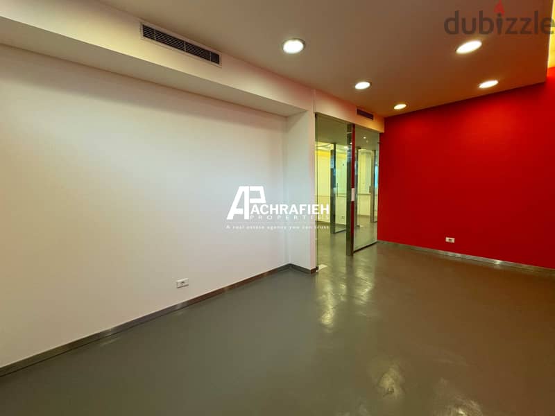 Office For Rent in Adlieh - مكتب للأجار في العادلية 3