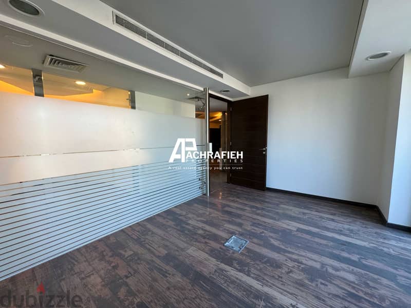 Office For Rent in Adlieh - مكتب للأجار في العادلية 9