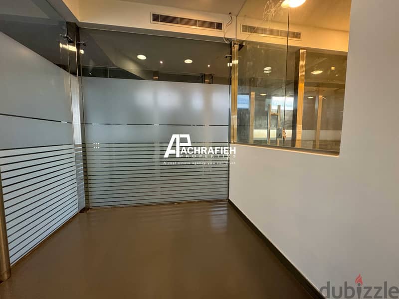 Office For Rent in Adlieh - مكتب للأجار في العادلية 15