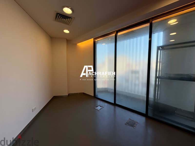 Office For Rent in Adlieh - مكتب للأجار في العادلية 17